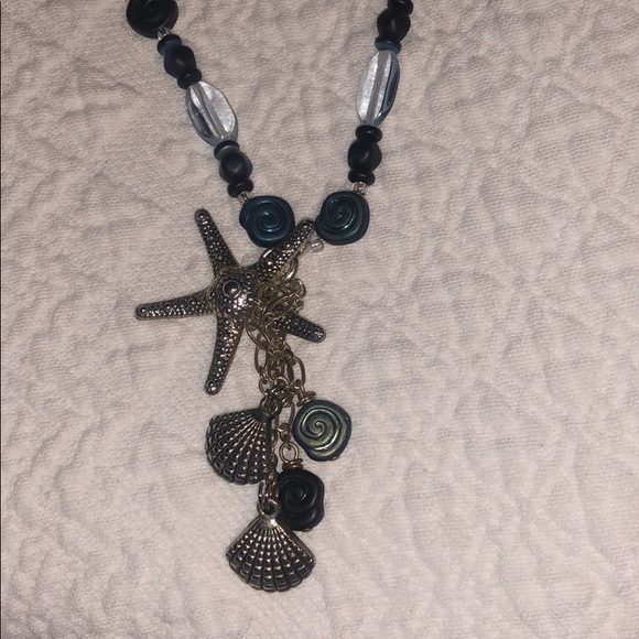 Fun Sea Shell necklace - Picture 2 of 2